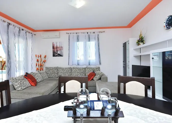 شقة 3 Bedroom In Solin سولين