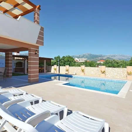 3 Bedroom Nice Home In Solin Split