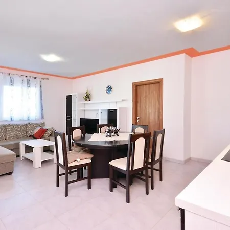 3 Bedroom Nice Home In Solin *