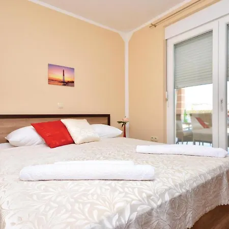 Apartment 3 Bedroom Nice Home In Solin Split