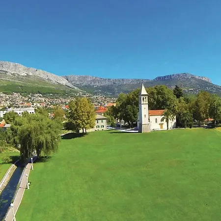 3 Bedroom Nice Home In Solin Apartment Split